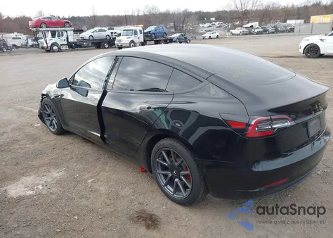 2019 Tesla Model 3 Long Range/Performance z USA, uszkodzony, nr VIN 5YJ3E1EB0KF211718